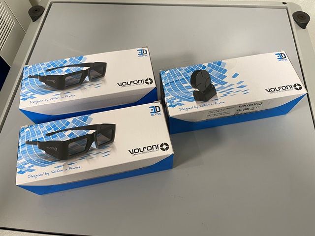 新宿本店】SONY VPL-XW7000 で、3D視聴してみました – 株式会社アバック